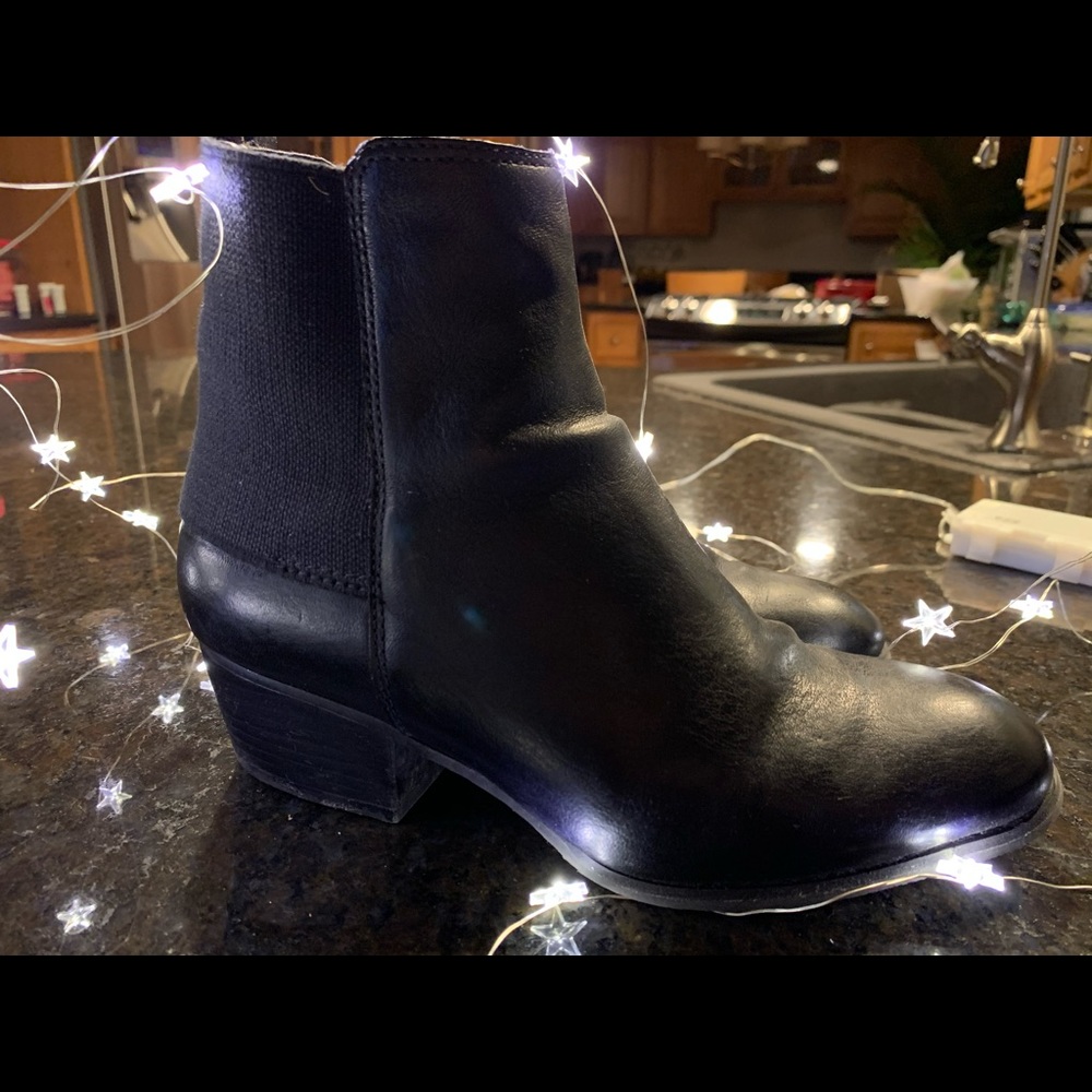 Nine West Women’s Leather Pull On Boots Size 7